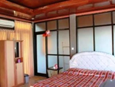 Soka Indah Restaurant & Bungalows Selemadeg  Экстерьер фото