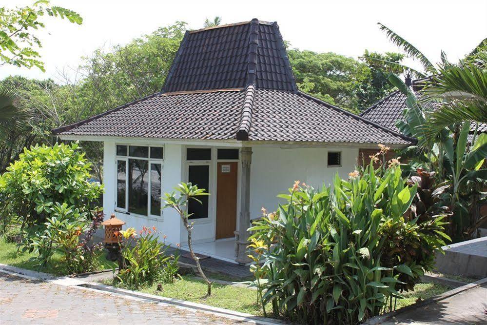 Soka Indah Restaurant & Bungalows Selemadeg  Экстерьер фото