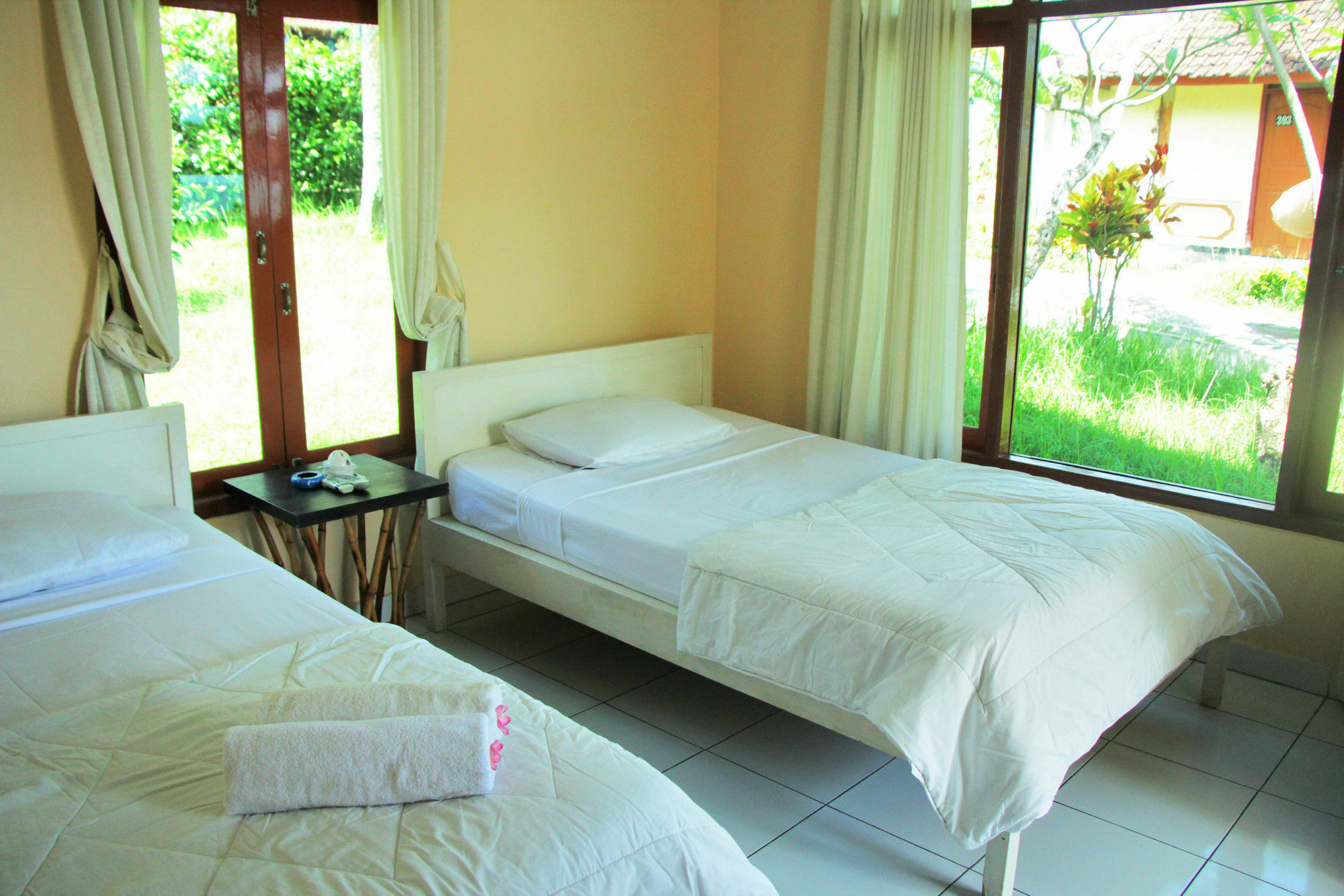 Soka Indah Restaurant & Bungalows Selemadeg  Экстерьер фото